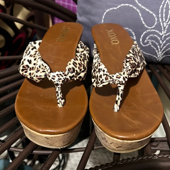 XOXO Leopard Print Sandals Sz 8 - Picture 1 of 9
